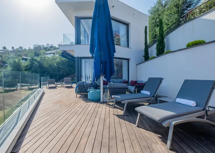 Mandelieu-la-Napoule Cabin Rentals