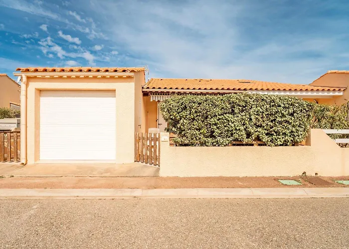 Gruissan Cabin Rentals
