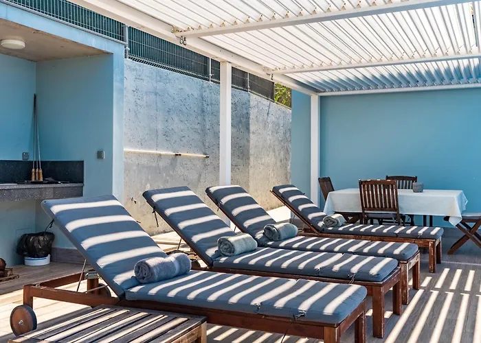 Calheta (Madeira) Cabin Rentals