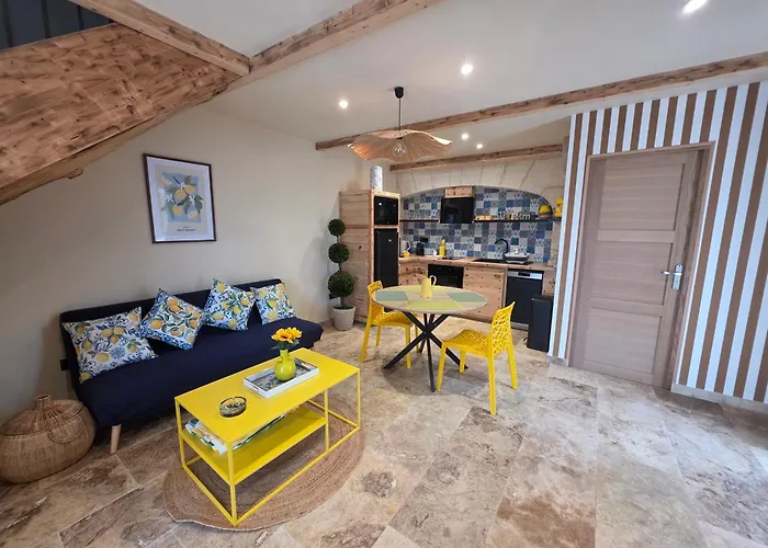 Arles Cabin Rentals