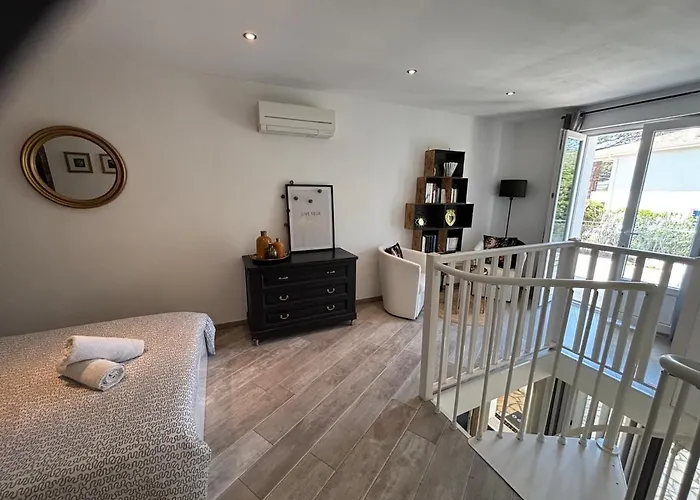 Saint-Raphael (Var) Cabin Rentals